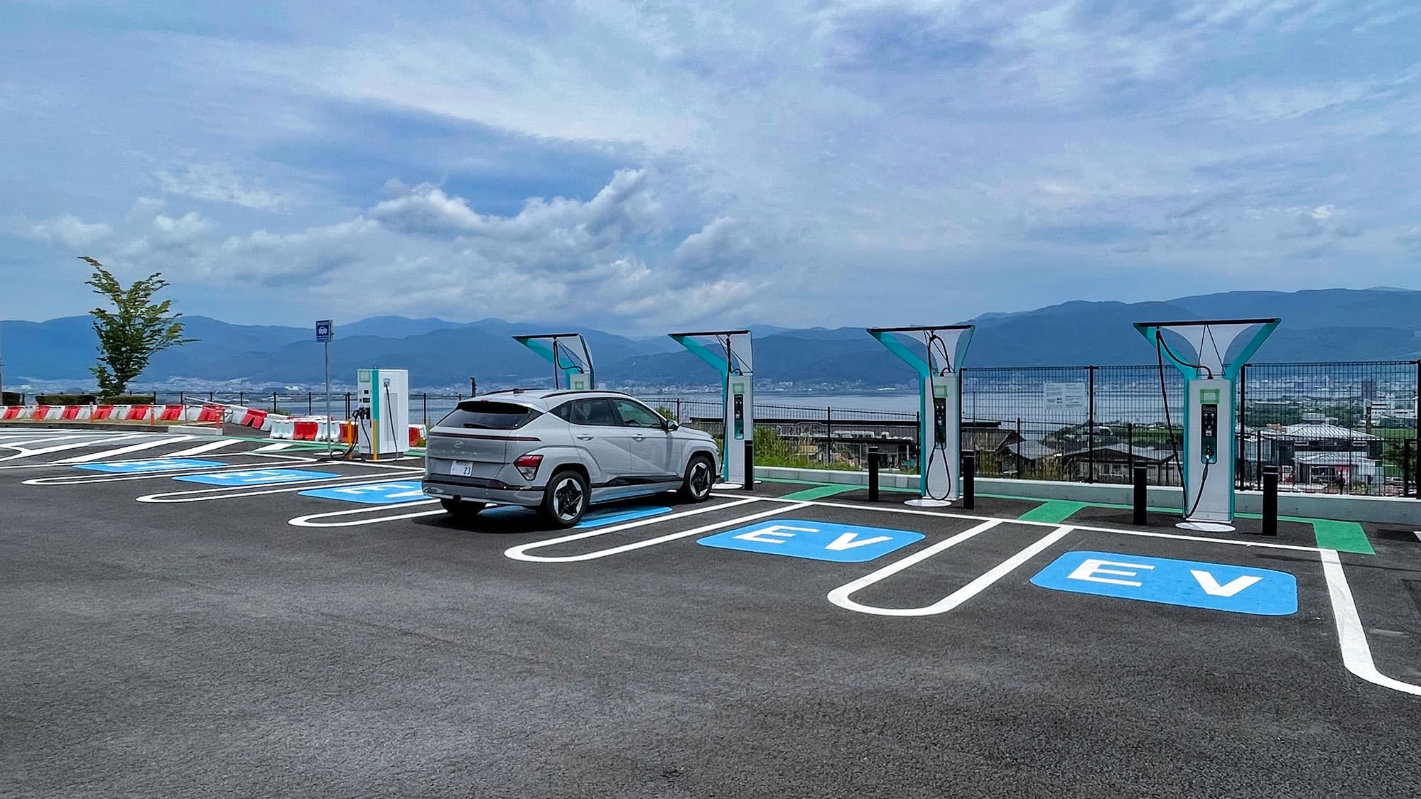 2026 年に加速する日本の EV 普及 — 充電インフラのあるべきカタチとは
