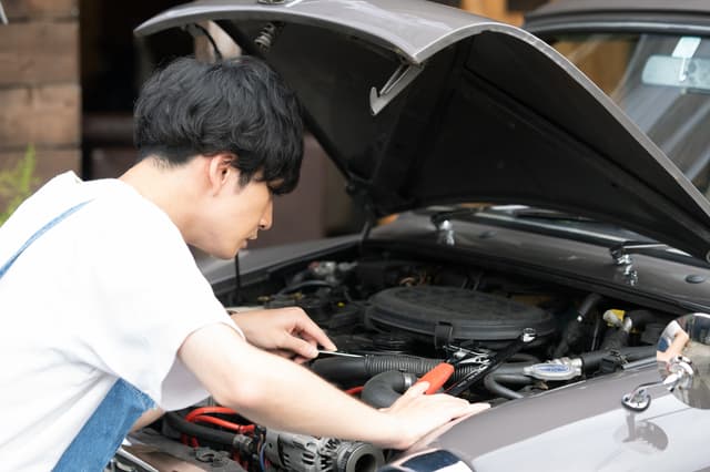 車のメンテナンス 10 項目 — 消耗品は必ず定期的に交換しよう