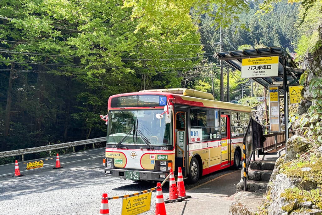短いけれど影響力は強烈なバス!! 鉄道と鉄道の間を取り持つ!? 西東京バス「御10系統」に感服!! - 自動車情報誌「ベストカー」