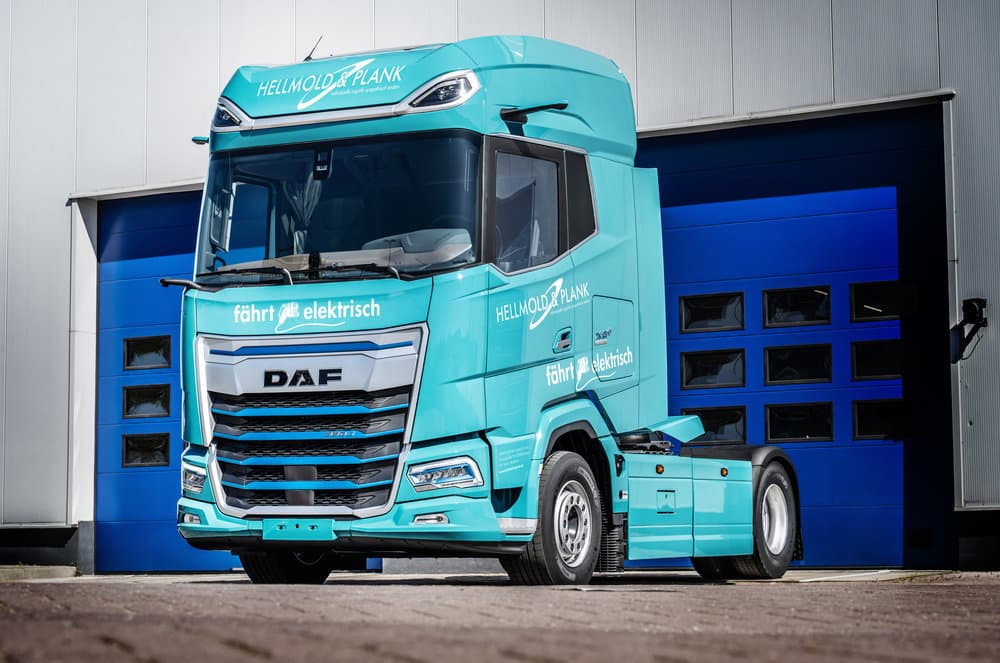 DAFが電動フラッグシップトラックの量産を開始! 新世代DAFの全モデルにBEVバージョン - 自動車情報誌「ベストカー」