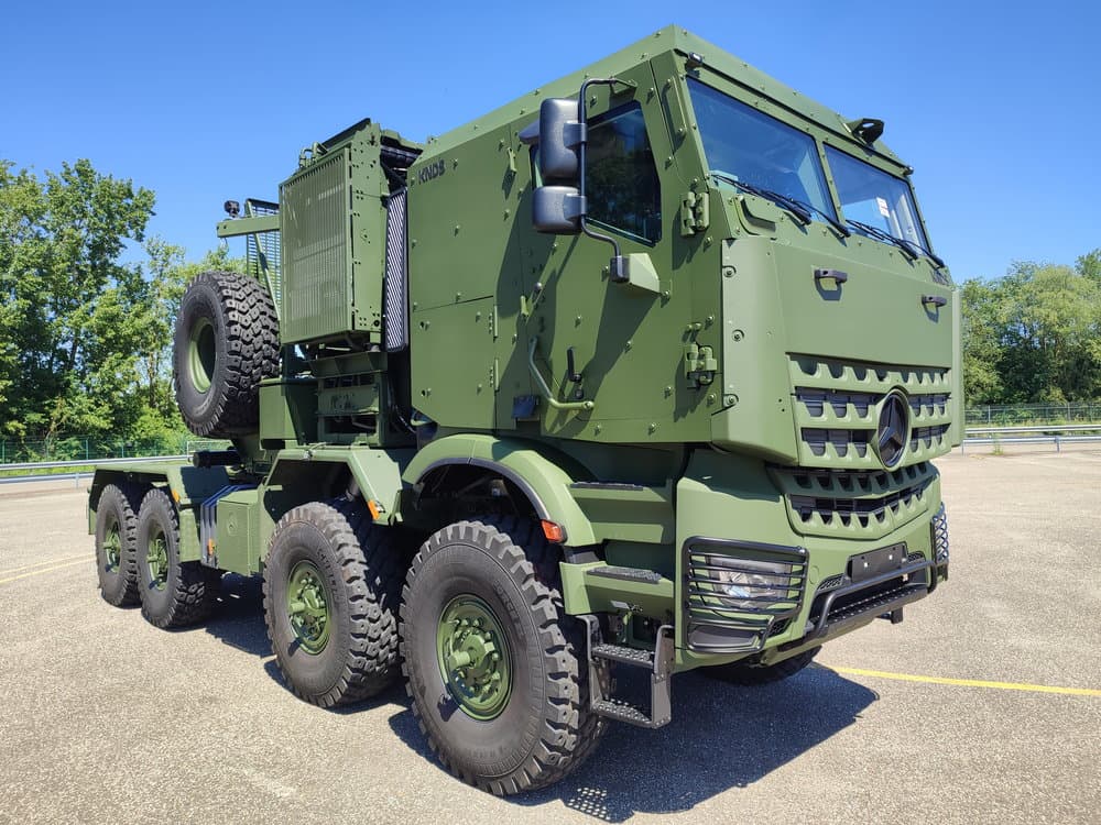 ダイムラートラックの新グローバルブランドは「軍用車」!? 防衛部門を強化するため単一ブランドに統合! - 自動車情報誌「ベストカー」