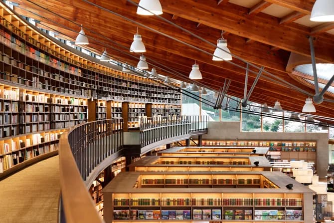 おすすめのおしゃれな図書館16選!カフェやアートな空間も楽しめる